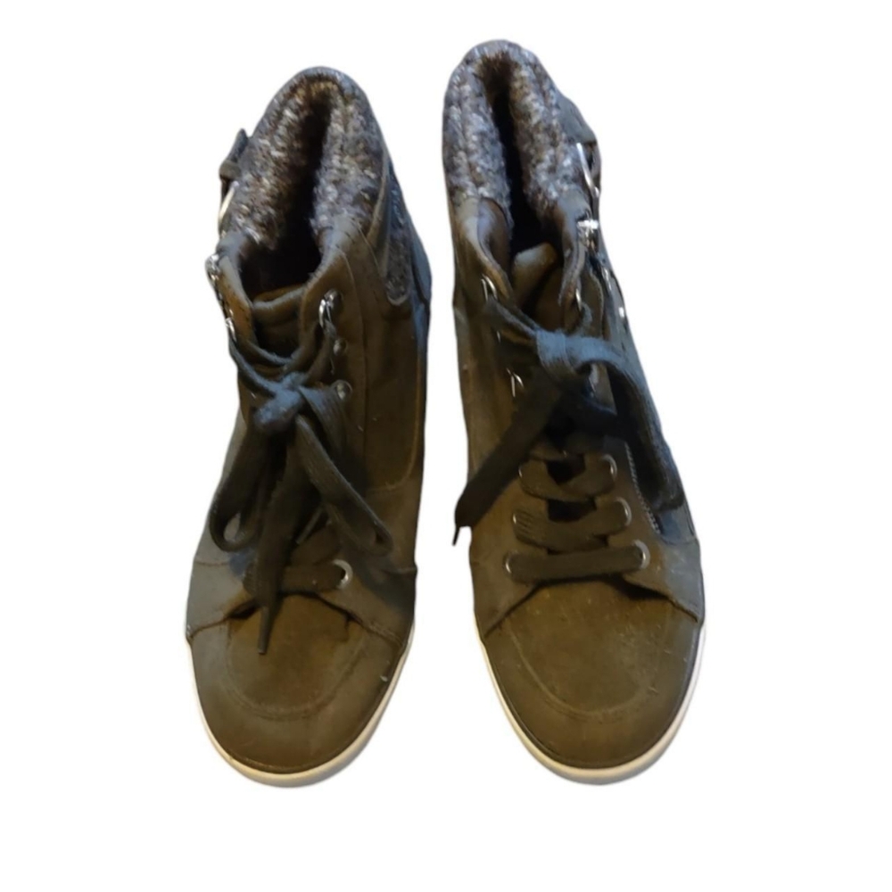 G by guess green zip up casual shoes size 9 1/2M